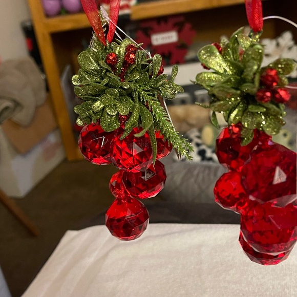 Pair of Beautiful Red Grape Ornaments with Mistletoe - Picture 9 of 9